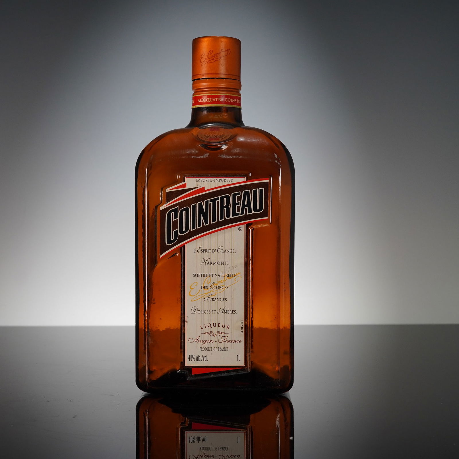 Cointreau French Orange Liqueur (1 of 4)