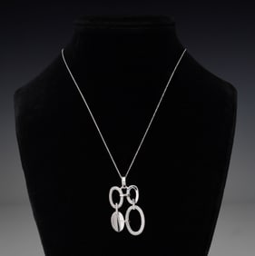 14K White Gold 0.40ctw Diamond Interlocking Oval Pendant Necklace