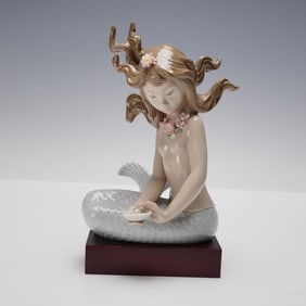 Lladro Porcelain Figurine with Base, Mirage 1001415