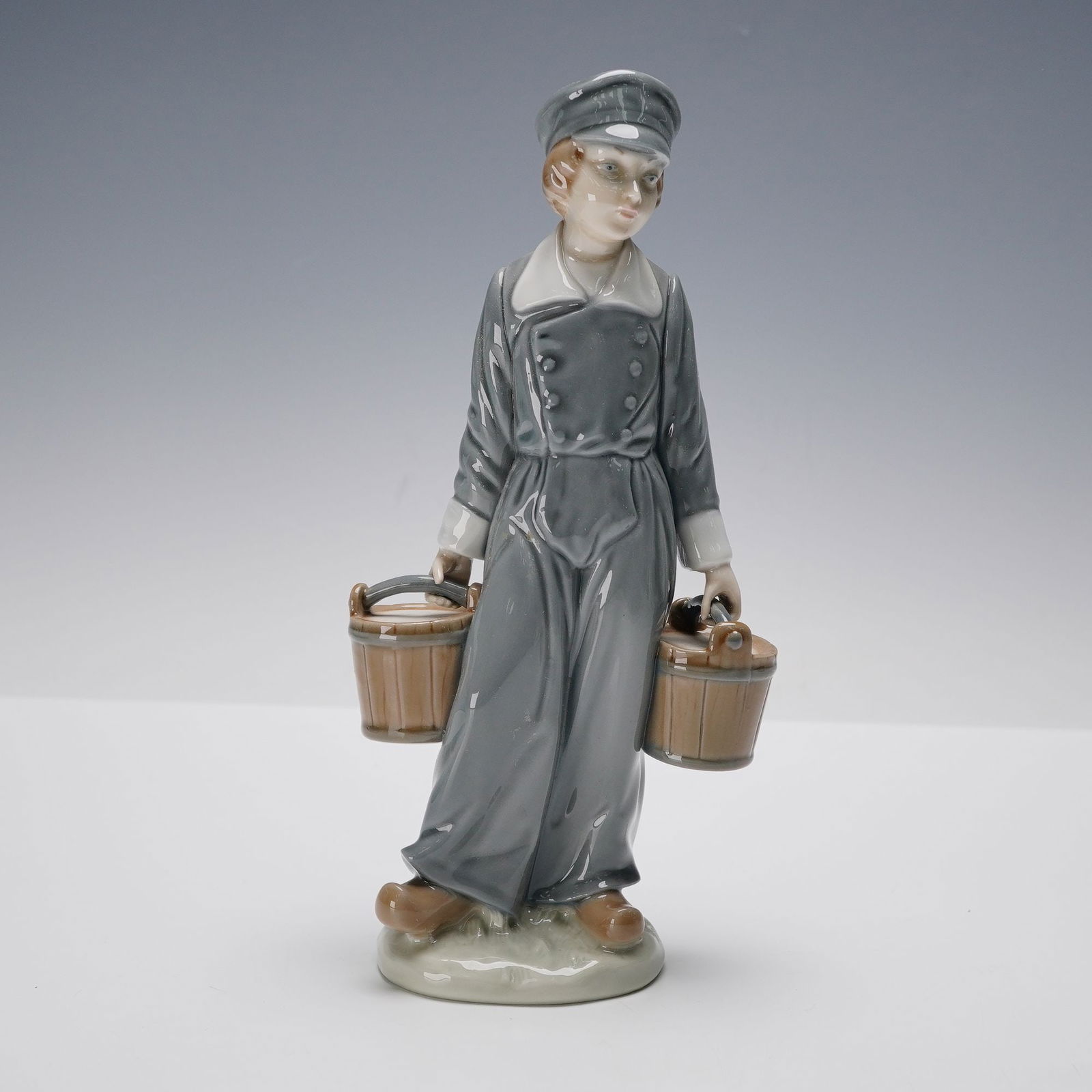 Lladro Porcelain Figurine, Boy with Pails 1004811 (1 of 4)