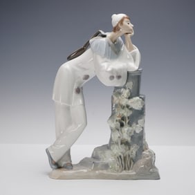Lladro Porcelain Figurine, Pierrot with Mandolin 1004646