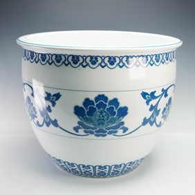 Chinese Blue and White Porcelain Jardiniere