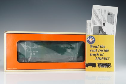 Lionel O Gauge Boxcar, Railway Express Agency 6267, with Box