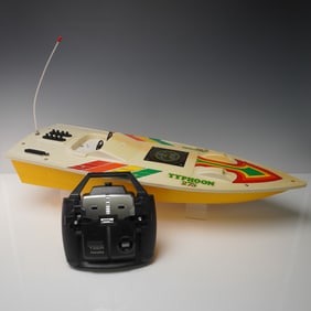 2pc ProStar Typhoon 275 Offshore Racer RC Boat with Futaba Controller