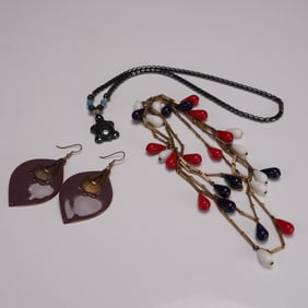 4pc Beaded Jewelry Group, Enameled Earrings, Turtle Pendant & Necklace