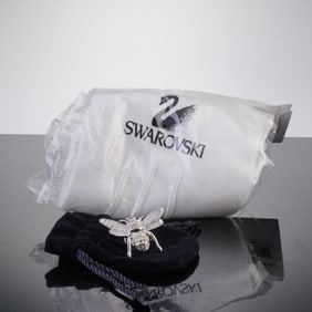 2pc Swarovski Crystal Bee Pin and Gloves