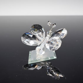 Bjcrystalgifts with Swarovski Crystal Butterfly Figurine
