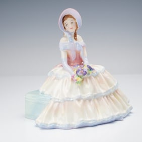 Royal Doulton Figurine, Daydreams HN 1731