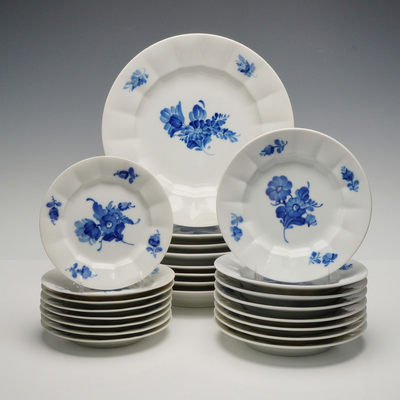 24pc Royal Copenhagen Porcelain Dinnerware Plates, Blue Flowers (1 of 4)
