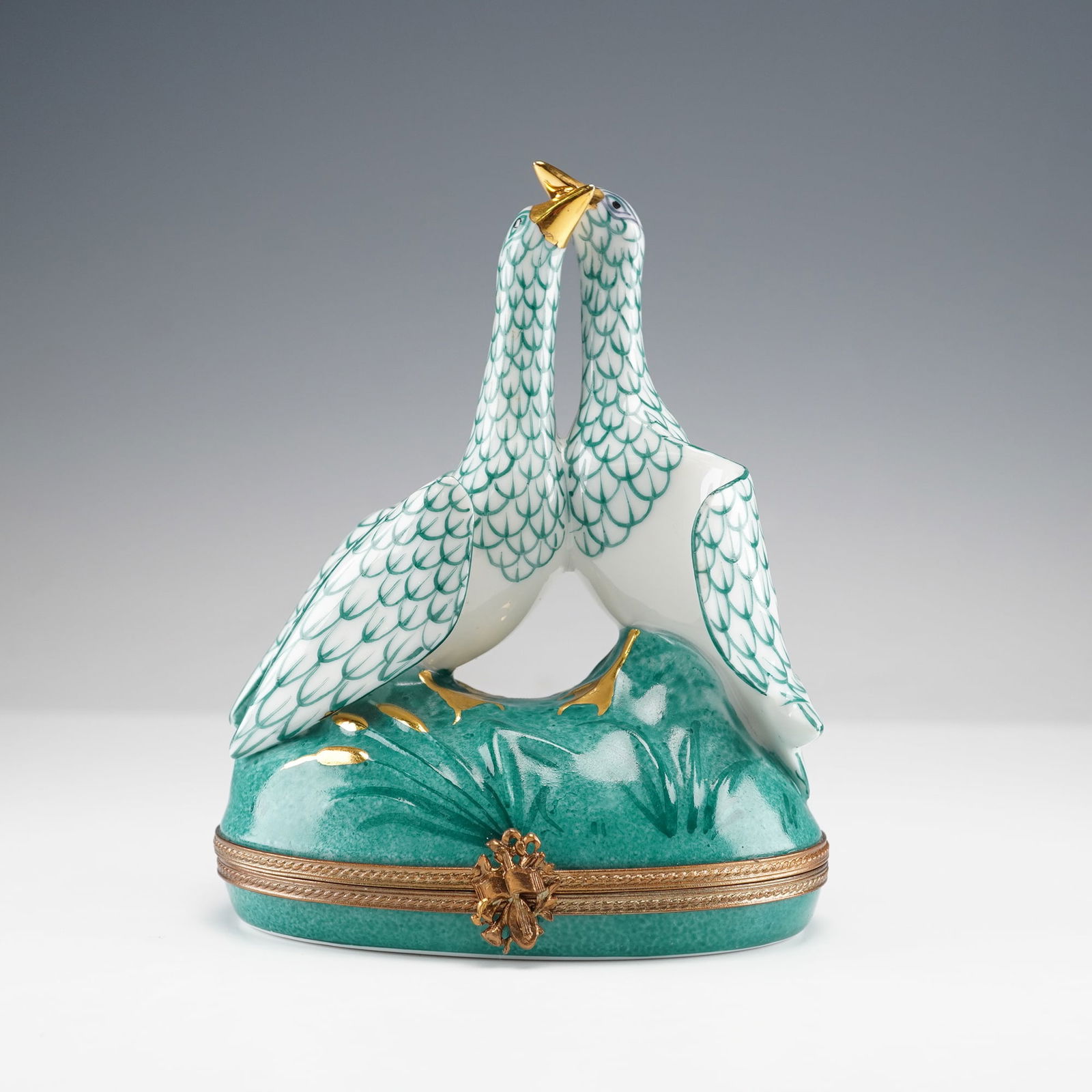 Limoges France Lidded Box, Fish Scale Pattern with Gold Trim (1 of 4)