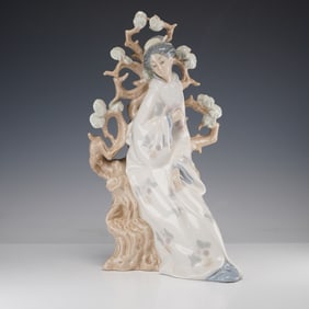 Lladro Porcelain Sculpture, Geisha 01004807