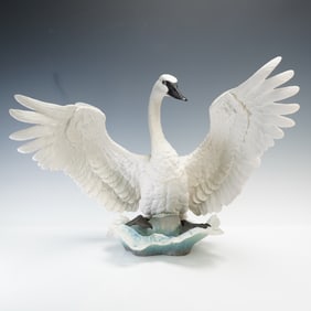 Boehm Porcelain Sculpture, Trumpeter Swan 40266