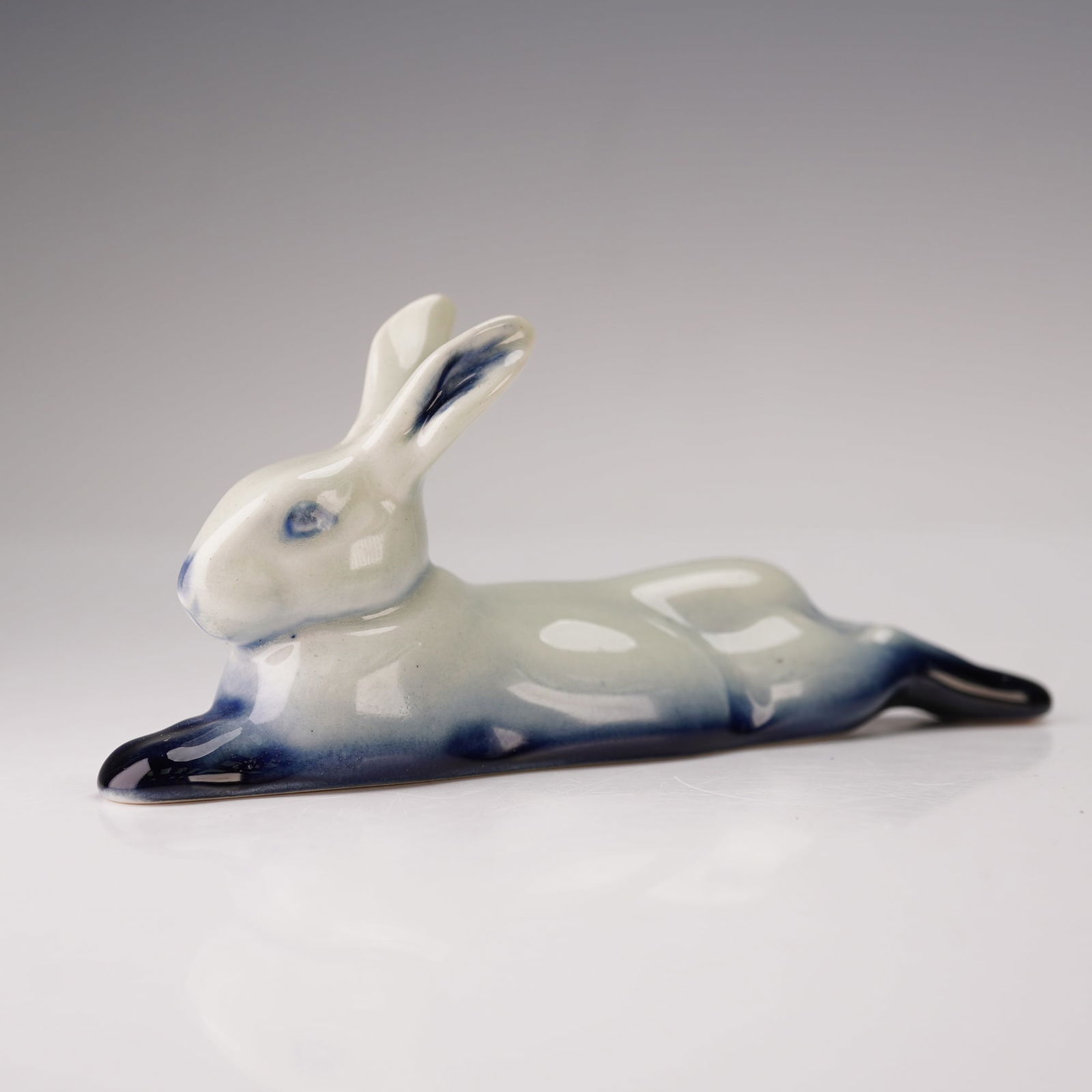 Royal Doulton Blue Flambe Figurine, Lying Down Hare HN2593 (1 of 5)