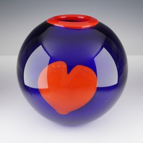 Hut Princ Art Glass Heart Vase