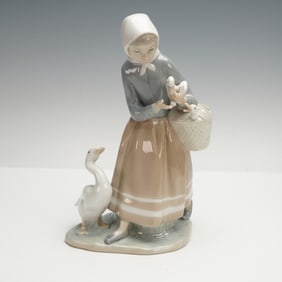Lladro Figurine, Shepherdess with Ducks 1004568