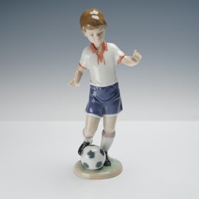 Lladro Porcelain Figurine, Soccer Practice 1006198