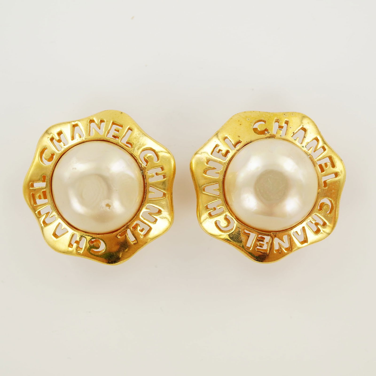 Chanel Faux Pearl Gold Tone Clip Earrings (1 of 4)