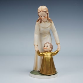 Goebel Figurine, Her Shining Hour