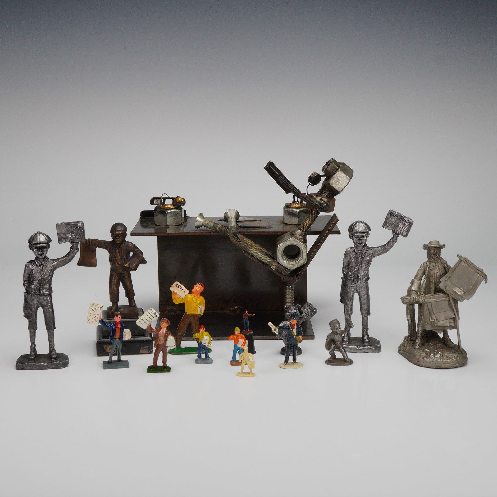 15pc Metal Newsboy Figurines and Miniatures (1 of 5)