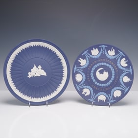 2pc Wedgwood Jasper Cake Plate Fluted & 10th Anniversary Christmas Plate