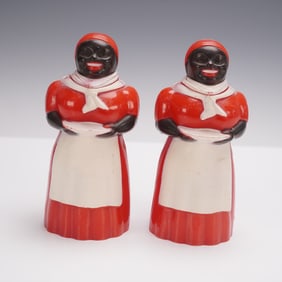 Pair of F&F Mold & Die Works Aunt Jemima Plastic Syrup Pitcher