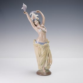 Lladro Porcelain Figurine, Momi 01001529