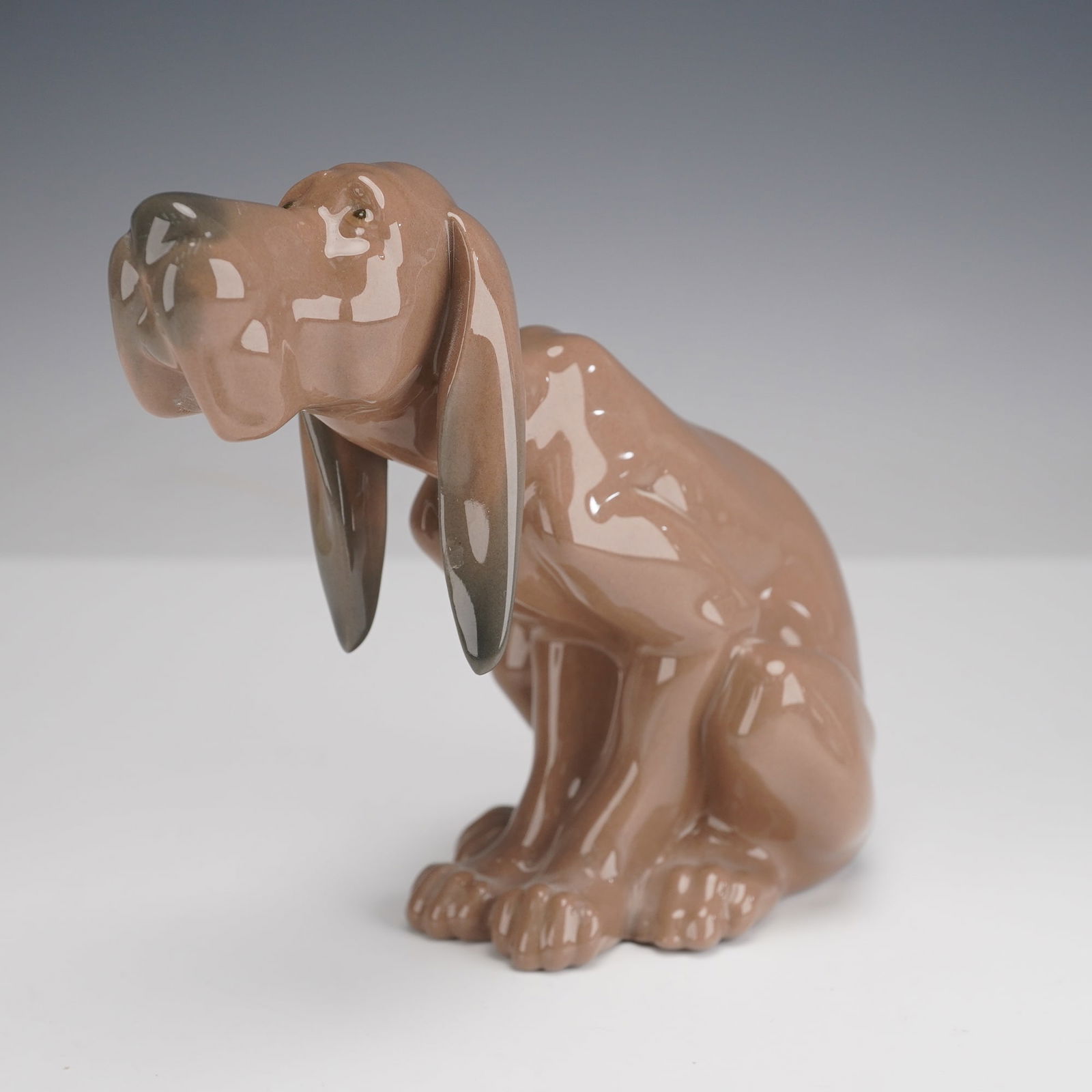 Lladro Porcelain Figurine, Timid Dog 1005111 (1 of 3)