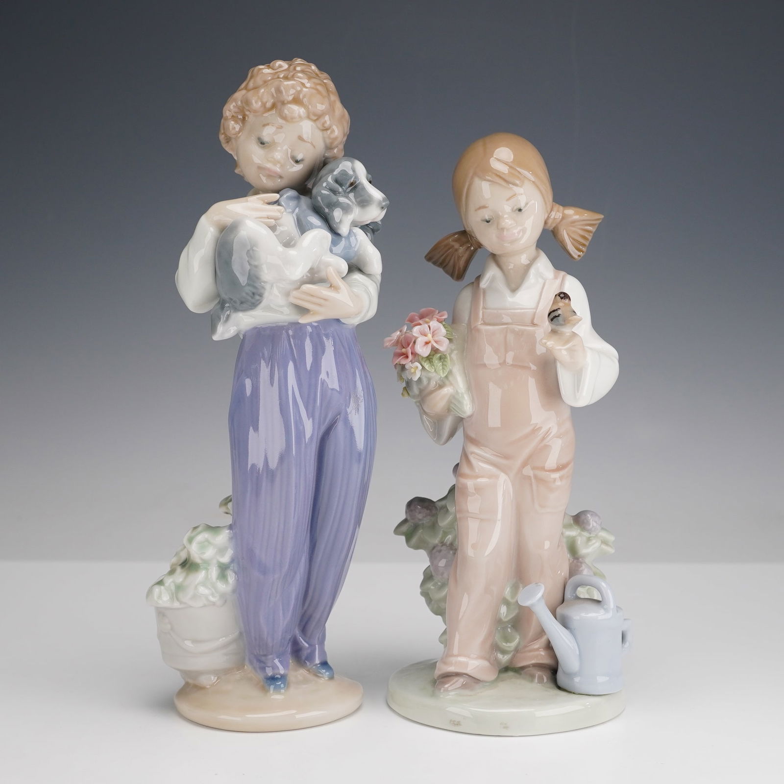 Lladro Bunny Kisses # 6741 Girl W/ Rabbit Figurine