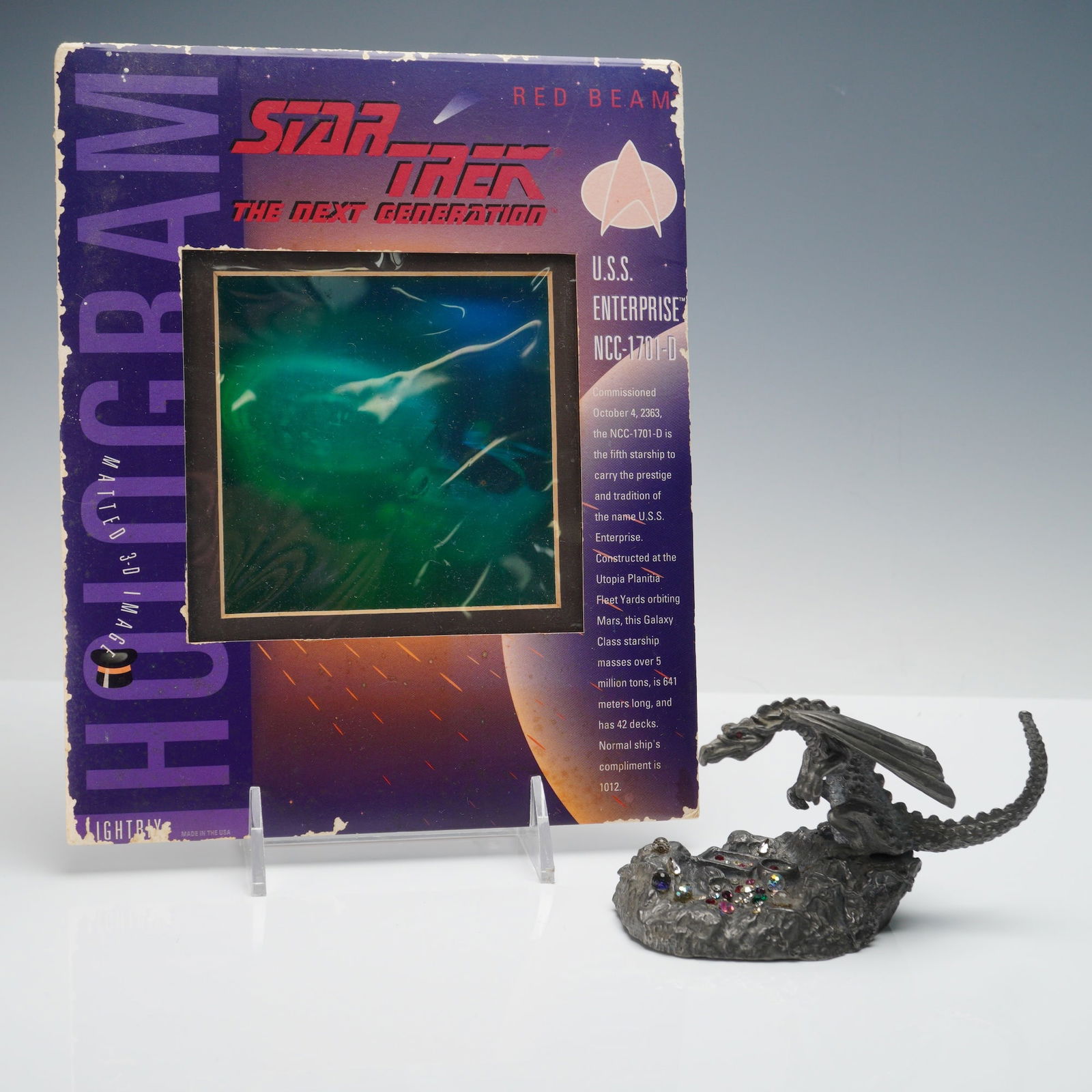 2pc Traumwelt & Paramount Pictures Dragon Figurine & Red Beam Hologram (1 of 7)