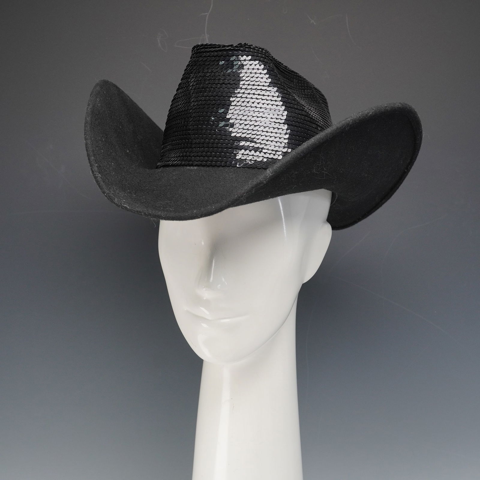Bernadette Peters signed Whittall and Shon Cowboy Hat