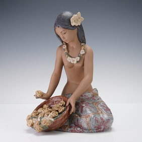 Lladro Gres Porcelain Sculpture, Hawaiian Flower Vendor 01012154