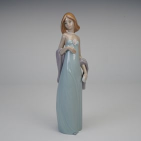 Lladro Ingenue Porcelain Figurine, Model 01005487
