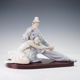Lladro Porcelain Figurine with Base, Closing Scene 01004935