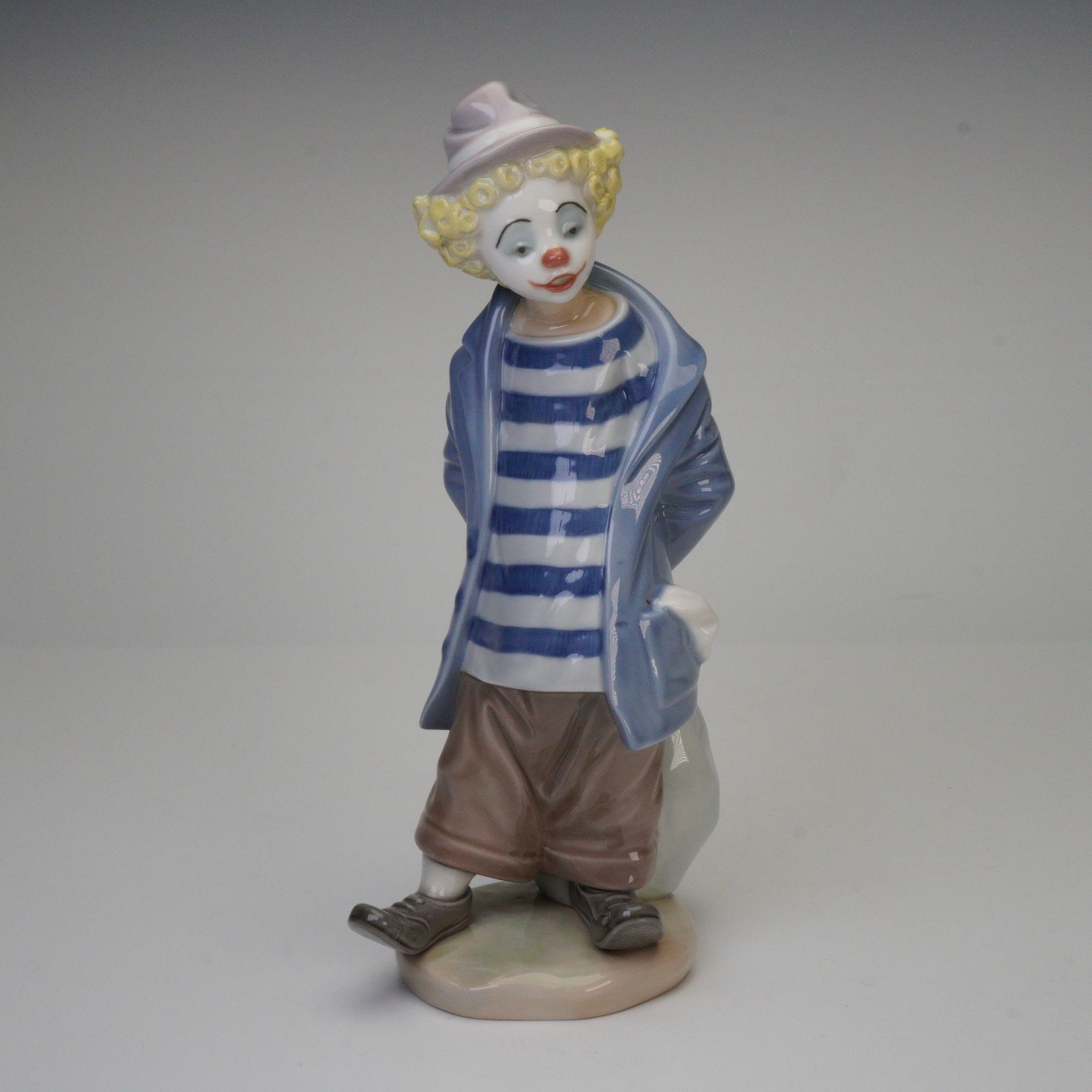 Lladro Porcelain Figurine, Little Traveler 1007602 (1 of 4)