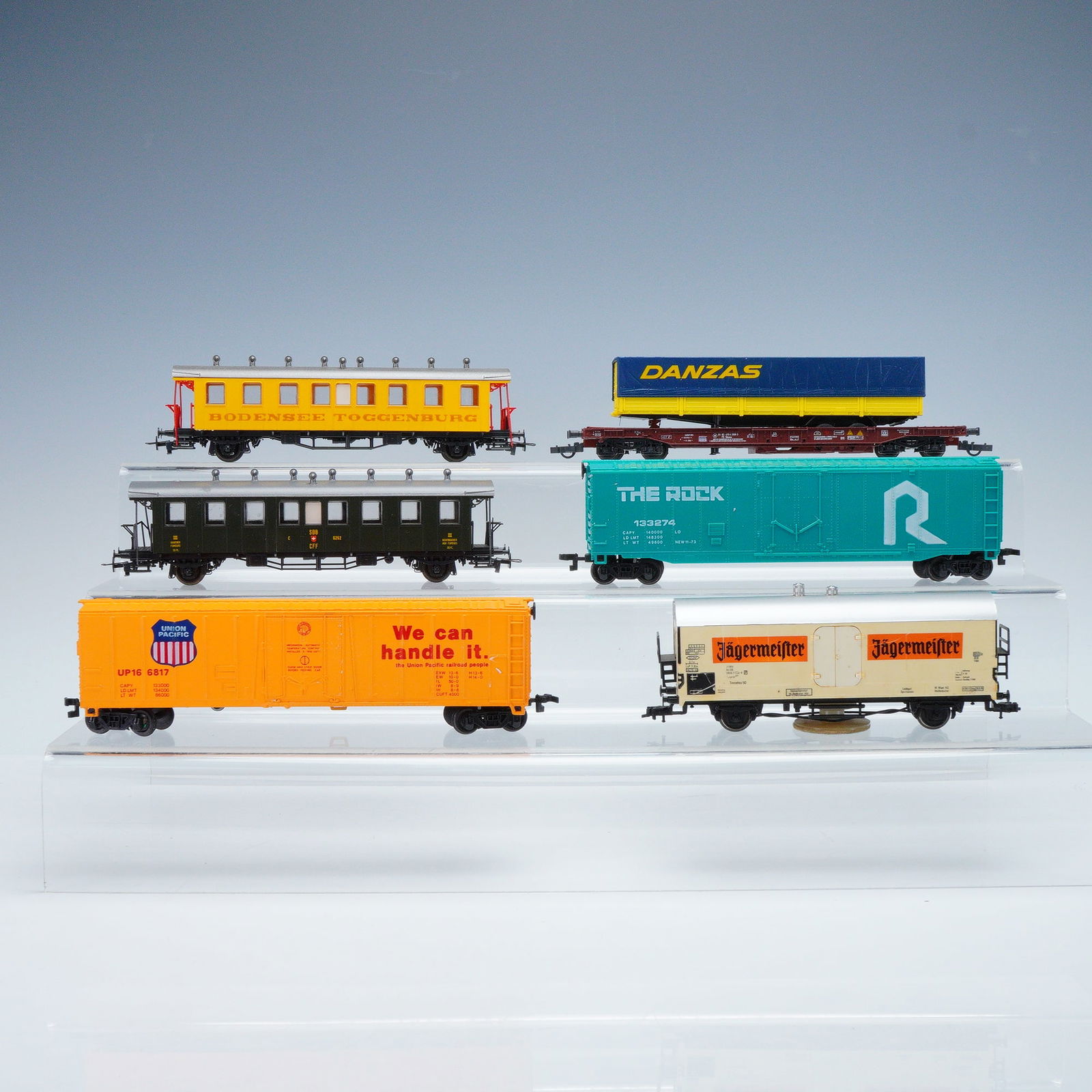 6pc Model Train Cars (1 of 3)