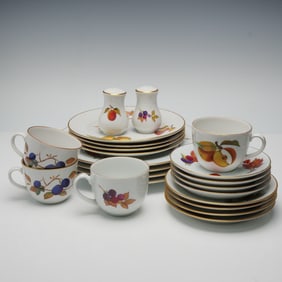 22pc Royal Worcester Porcelain Dinnerware Set-Service for 4, Evesham