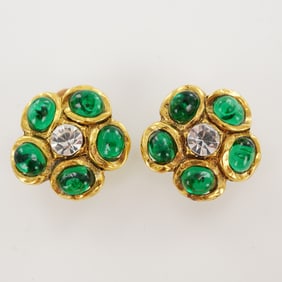 Chanel Green Gripoix Glass Gold Tone Clip Earrings