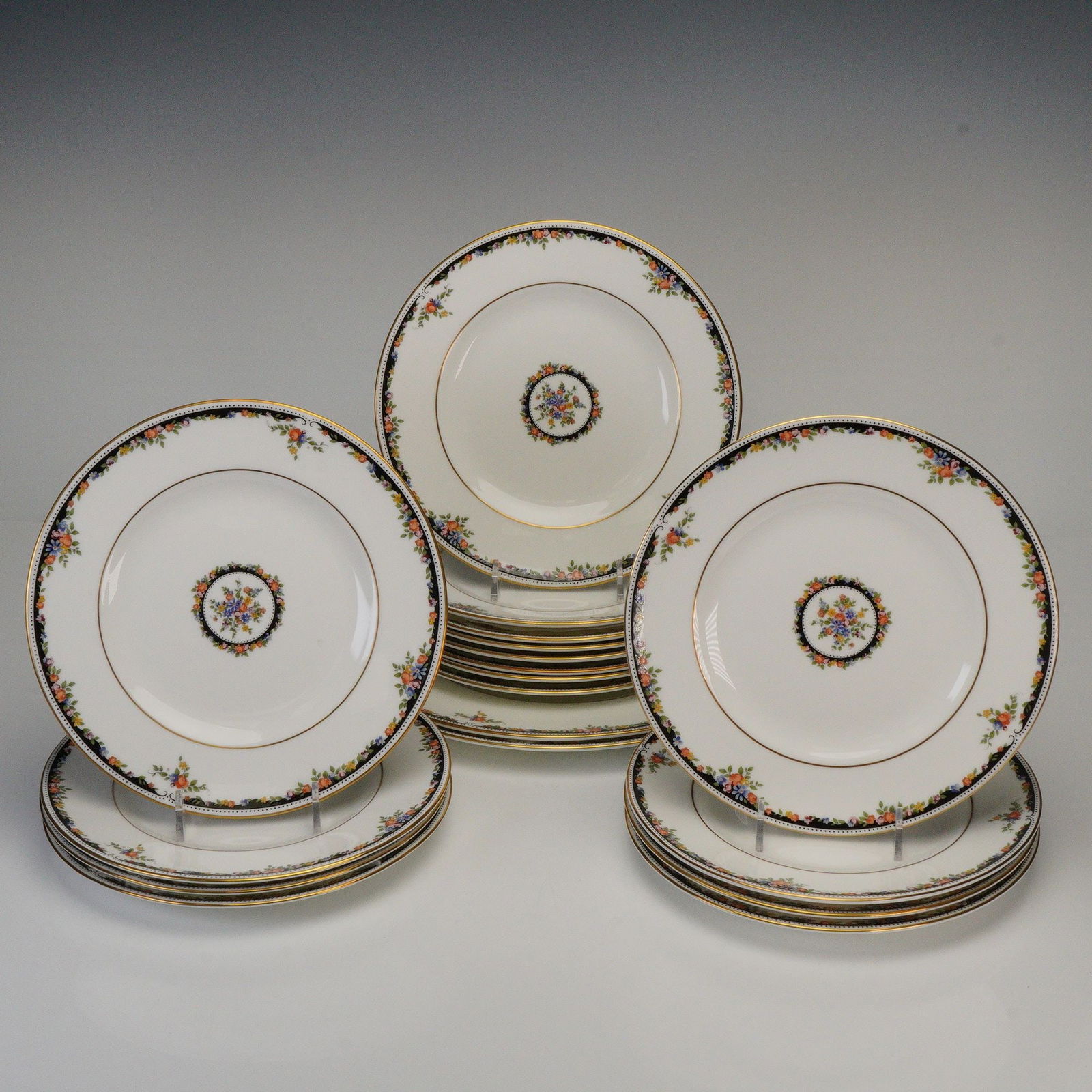 18pc Wedgwood Bone China Dessert Service Plates for Sixteen, Osborne (1 of 4)
