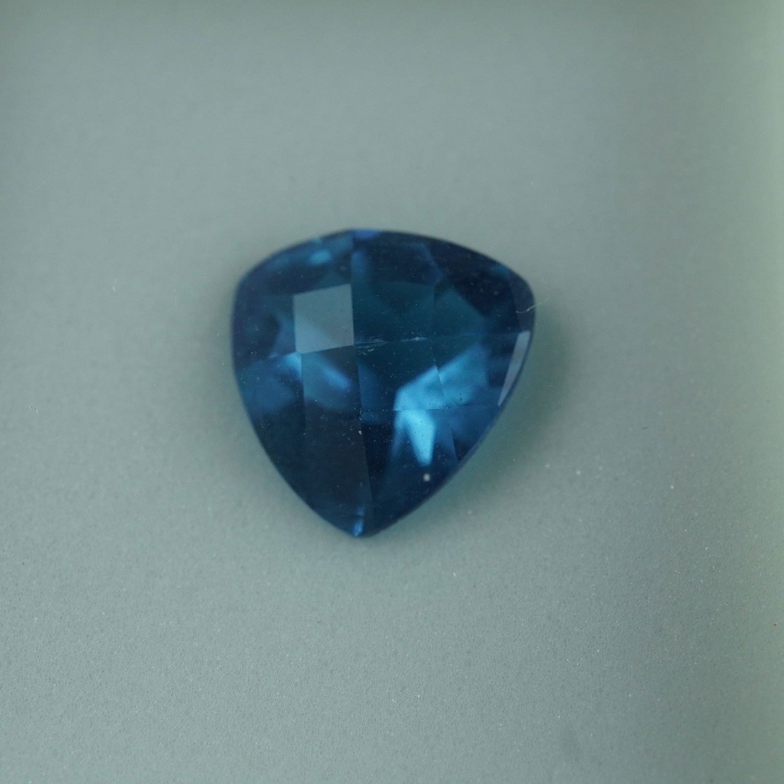 2.20 CT Purple Zandrite Trillion Cut Gemstone (1 of 2)