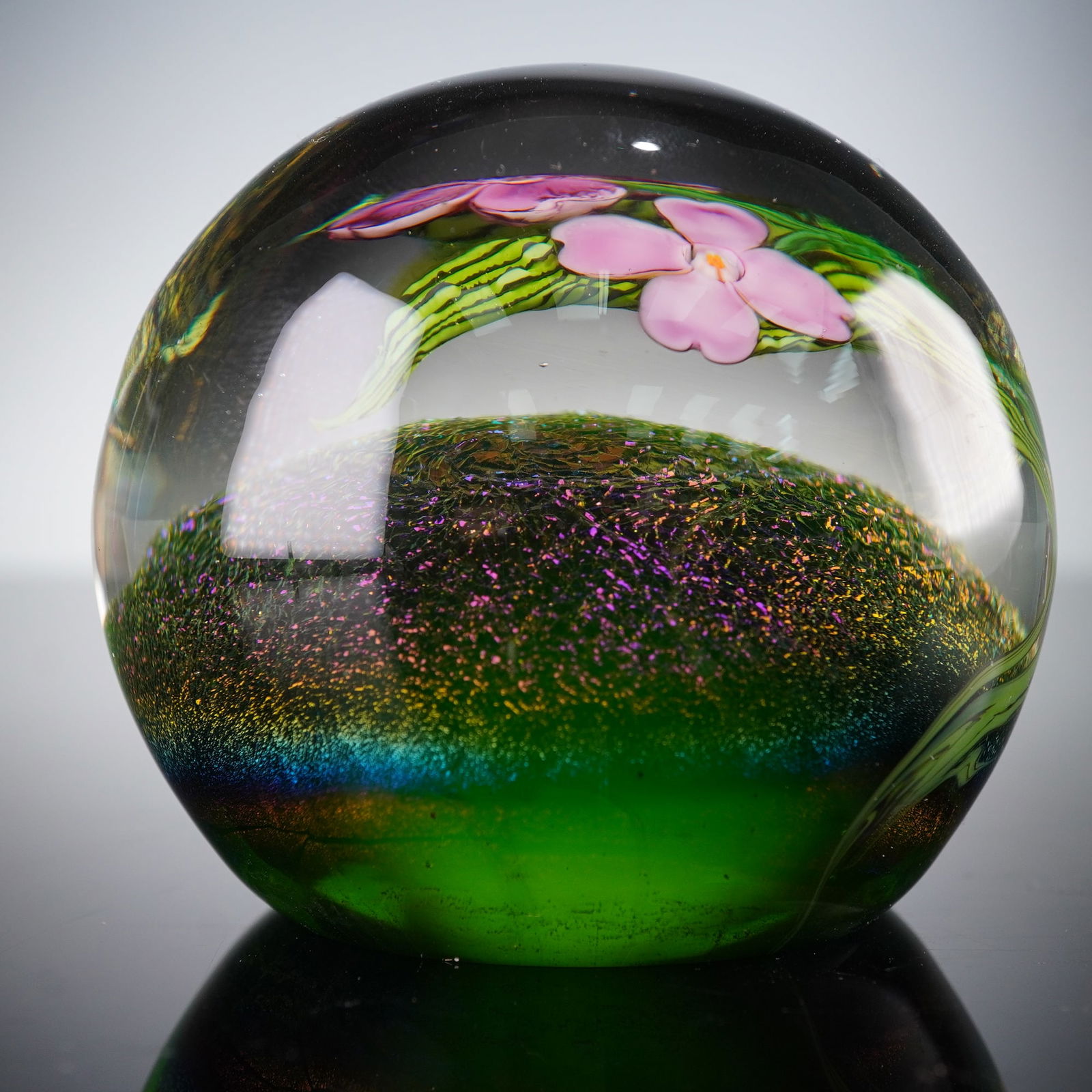 A Lundberg Studios Art Glass Botanical Paperweight (1 of 3)