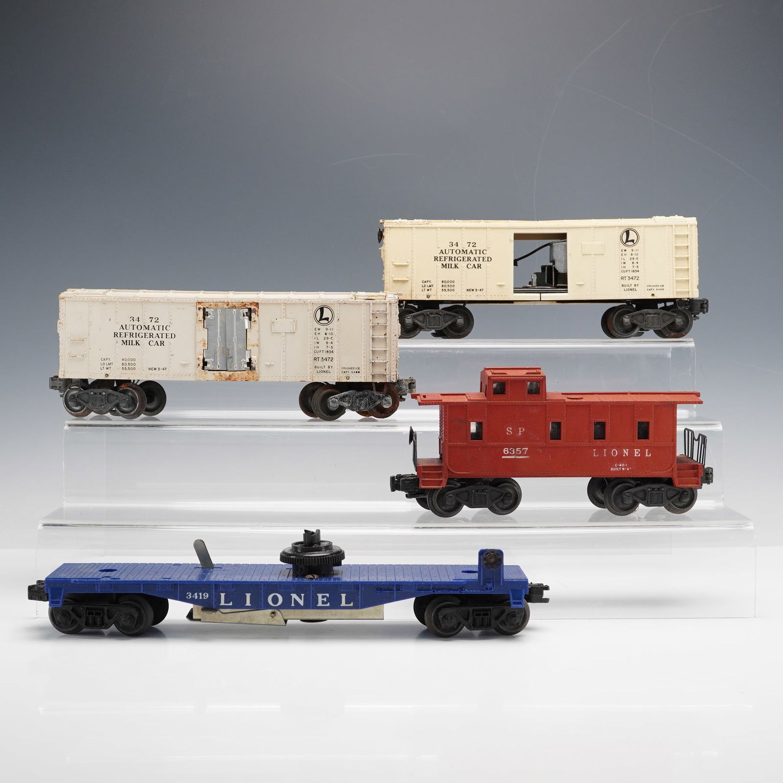 4pc Lionel O Gauge Train Cars, Automatic Milk Cars, Caboose & Flatcar (1 of 4)