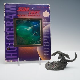 2pc Traumwelt & Paramount Pictures Dragon Figurine & Red Beam Hologram