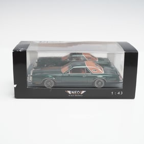 NEO Scale Models 1:43 1978 Lincoln Continental Mark V Model Car