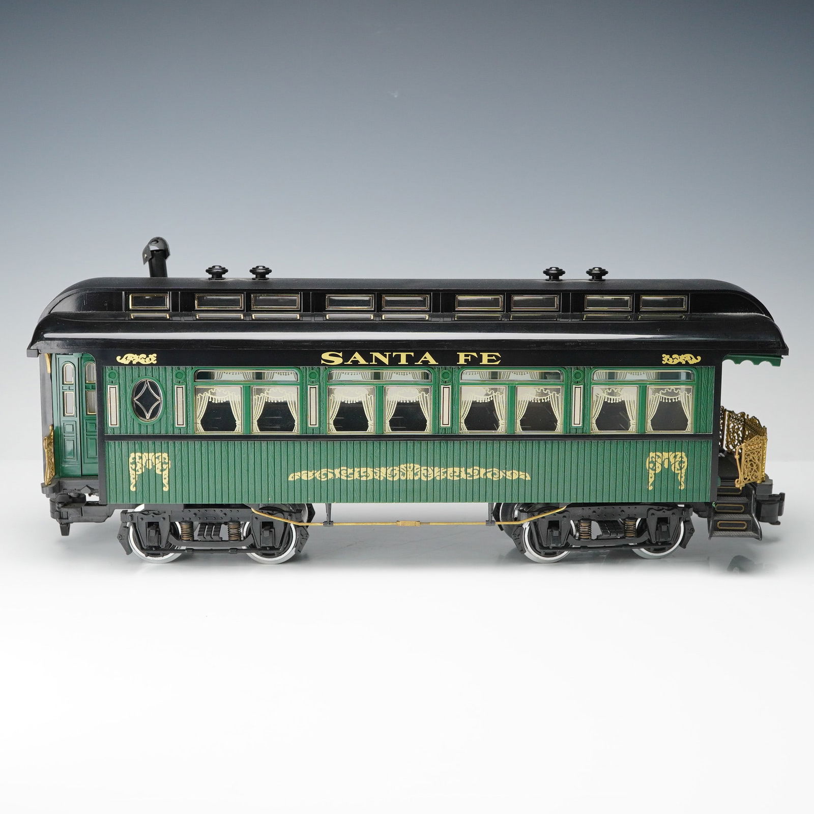 REA Santa Fe Coach Passenger Car Electric Train Model (1 of 6)