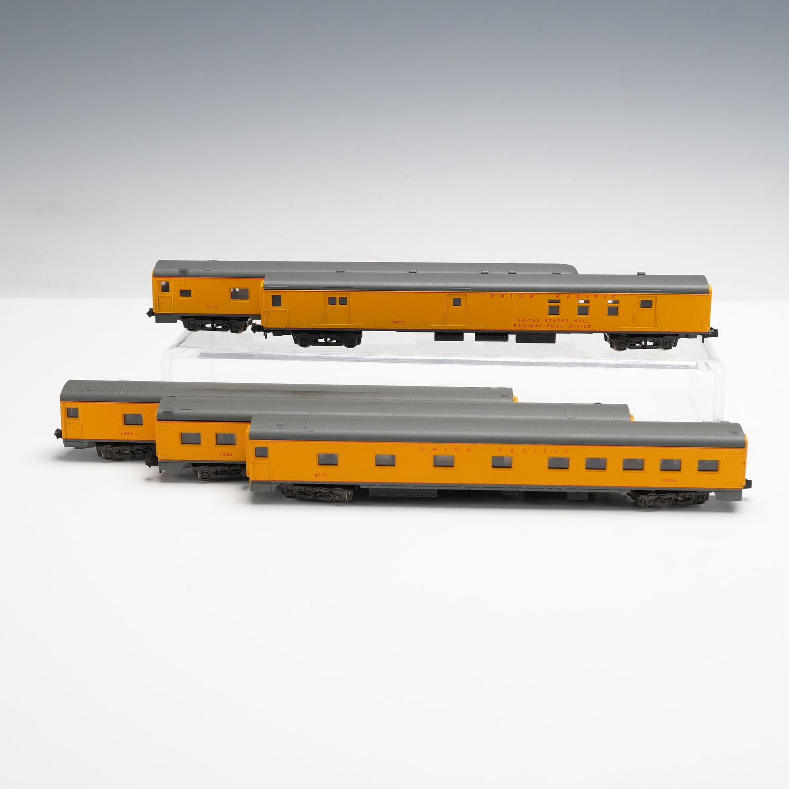 5pc Rivarossi HO Scale Union Pacific Passenger Car Collection (1 of 5)