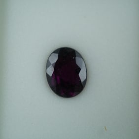 3.25 CT Rhodolite Garnet Oval Cut Gemstone
