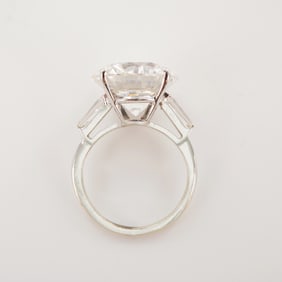 14K White Gold Round and Baguette Cut Stone Ring