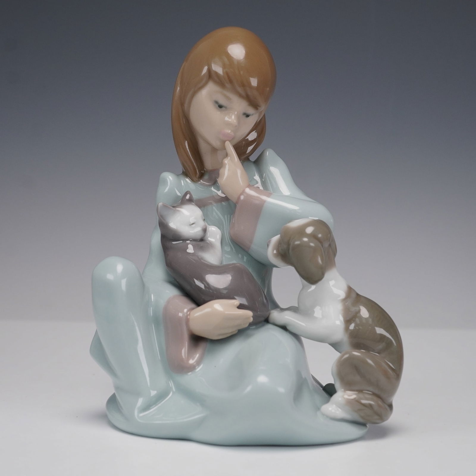 Lladro Porcelain Figurine, Cat Nap 1005640 (1 of 5)