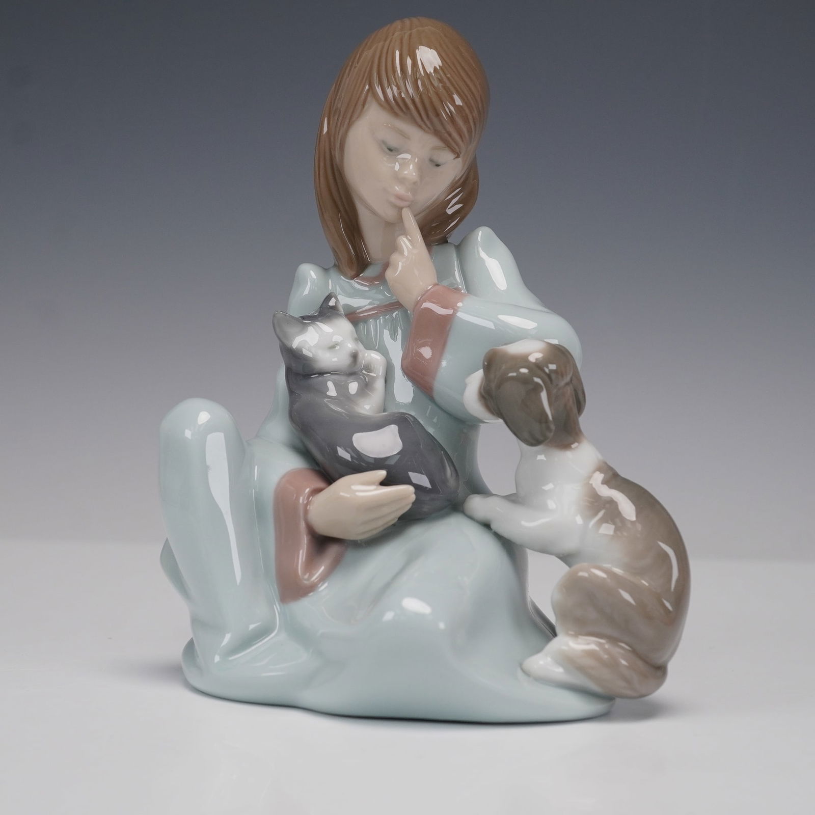 Lladro Porcelain Figurine, Cat Nap 1005640 (1 of 5)