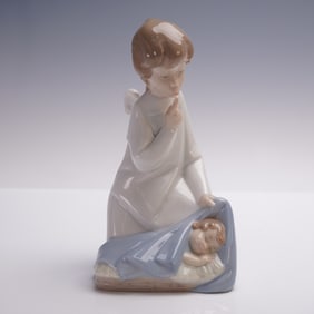 Lladro Porcelain Figurine Angel with Child 01004635